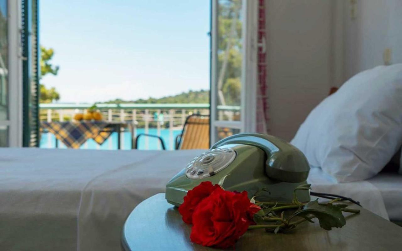 Ancora Hotel Порос Экстерьер фото